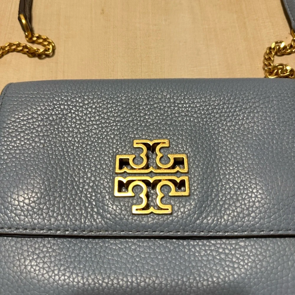 Tory Burch Slate Blue Crossbody Bag with Gold Chain - Picture 3 of 11